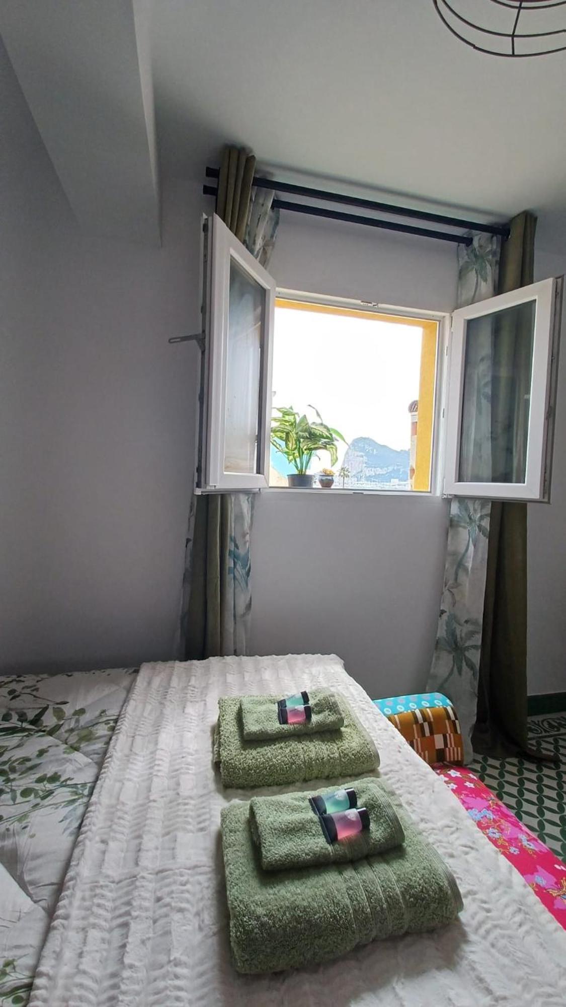 Gibraltar Views Guest House La Línea de la Concepción 객실 사진